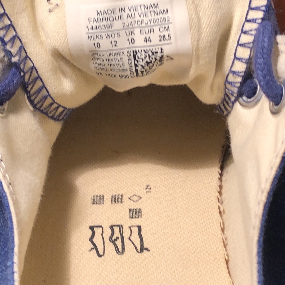 SOLD -CONVERSE CHUCK TAYLORS ALL STARS (MS-13) - Picture 6 of 8